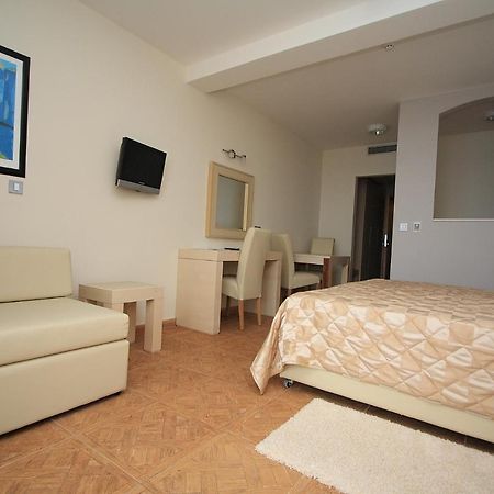 Aparthotel Natalia Подгора Экстерьер фото