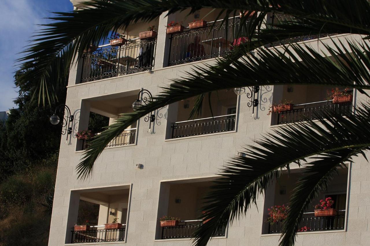 Aparthotel Natalia Подгора Экстерьер фото