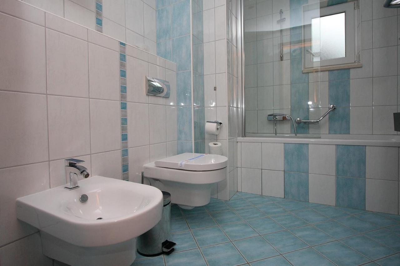 Aparthotel Natalia Подгора Экстерьер фото