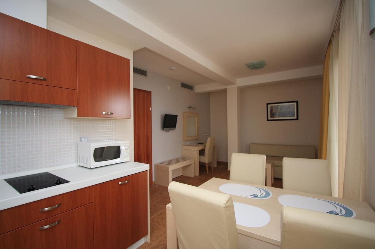 Aparthotel Natalia Подгора Экстерьер фото