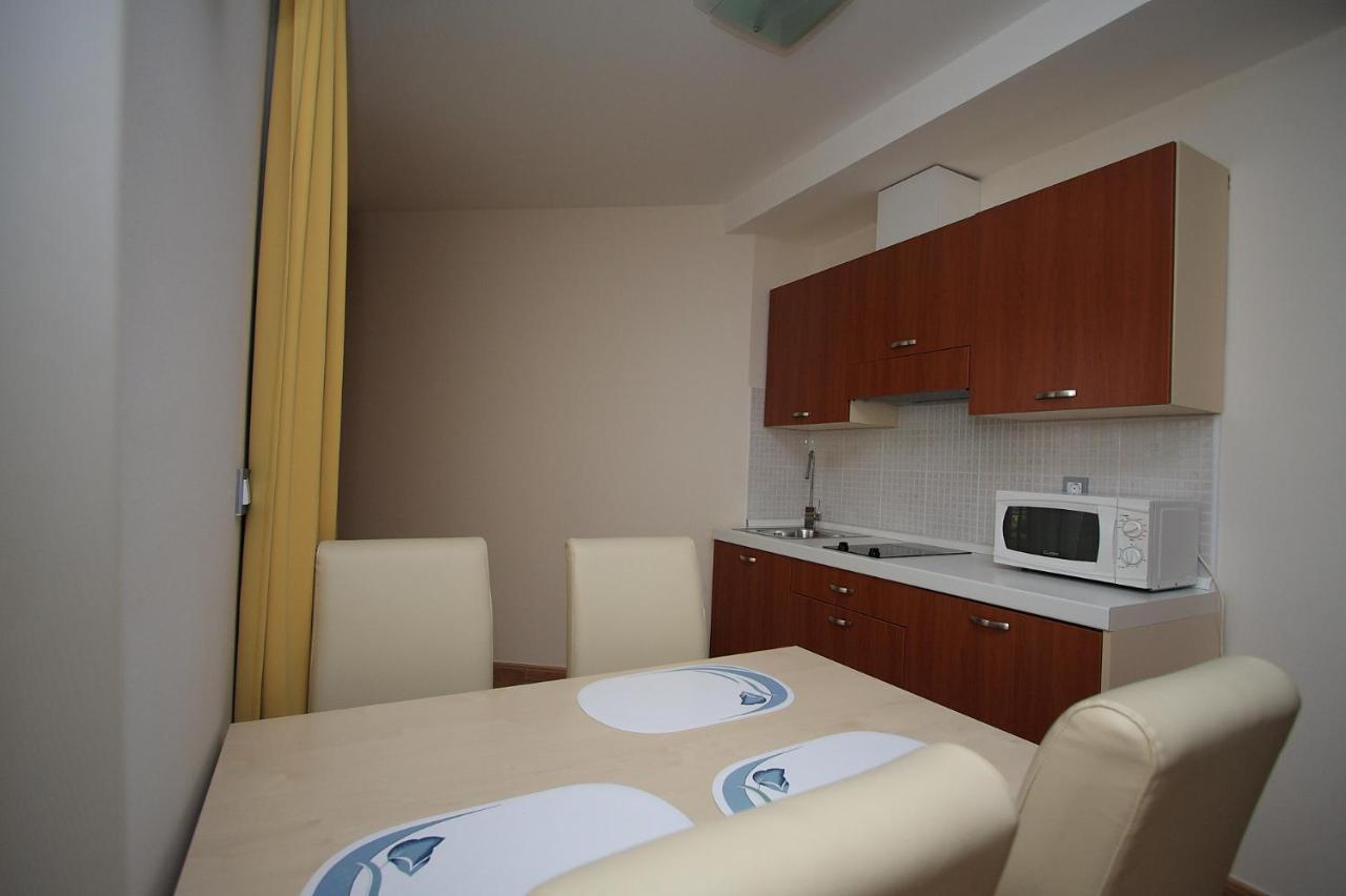 Aparthotel Natalia Подгора Экстерьер фото